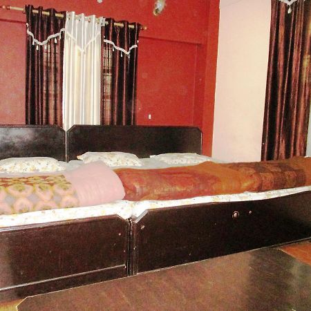 Hotel Shiv Palace Дехрадун Екстериор снимка
