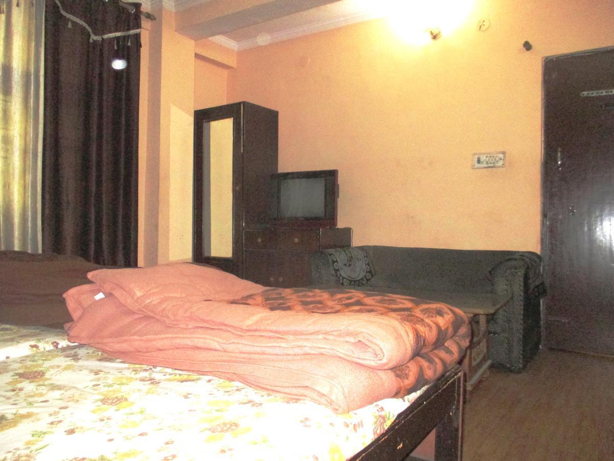Hotel Shiv Palace Дехрадун Екстериор снимка